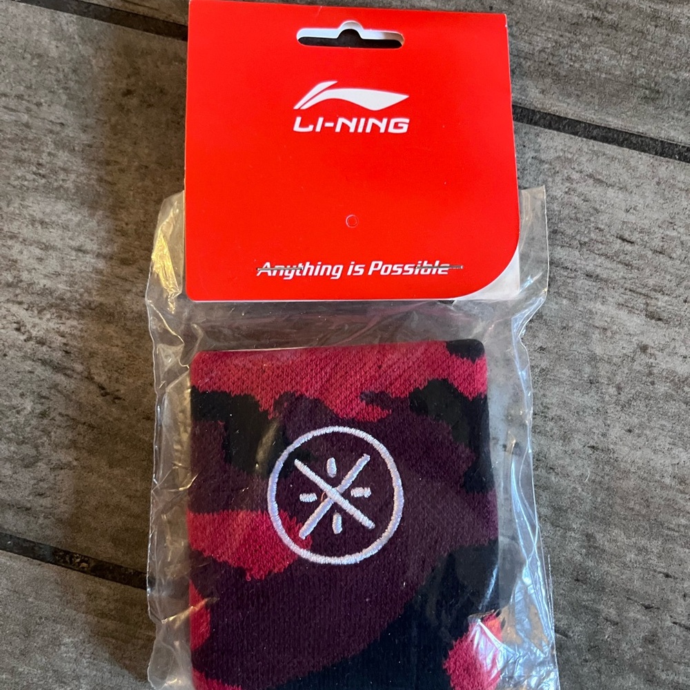 BRAND NEW - Li-Ning WoW Performance Wristband